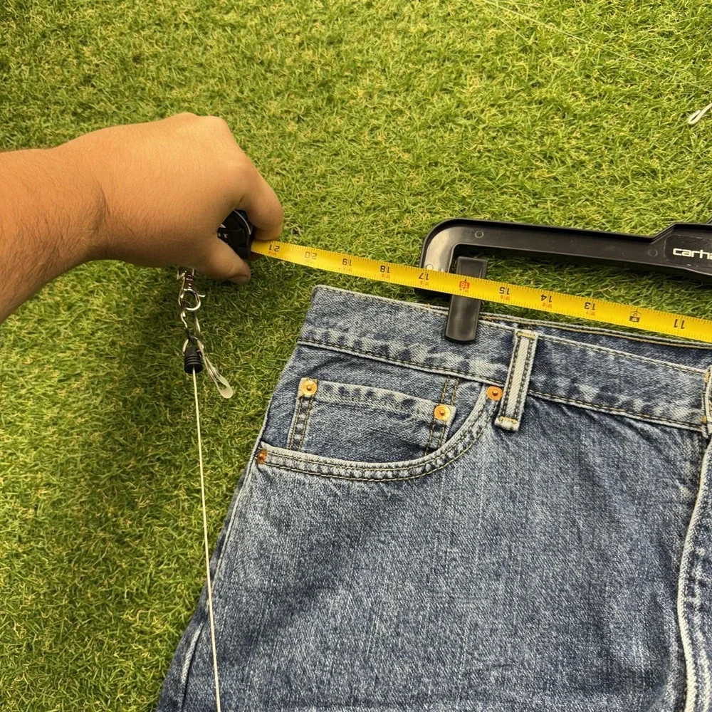 Levis shop confidence